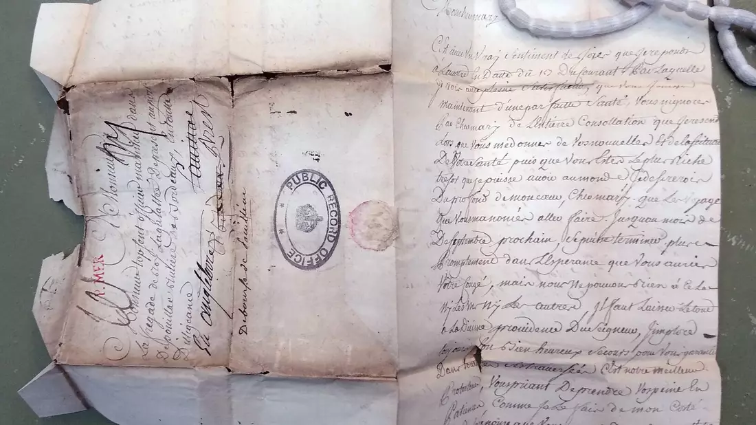 Ein Liebesbrief von Anne Le Cerf an ihren Ehemann Jean Topsent, der Teil einer Sammlung von Briefen war, die von der britischen Royal Navy beschlagnahmt wurden. - Bild: Renaud Morieux/The National Archives/PA Media/dpa