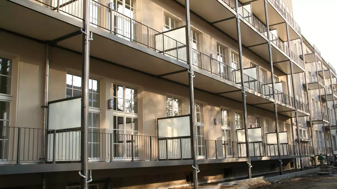 Bauantrag, Genehmigungen und Planung: Das muss man unbedingt beachten, bevor man einen Balkon anbaut - Bild: presseportal.de