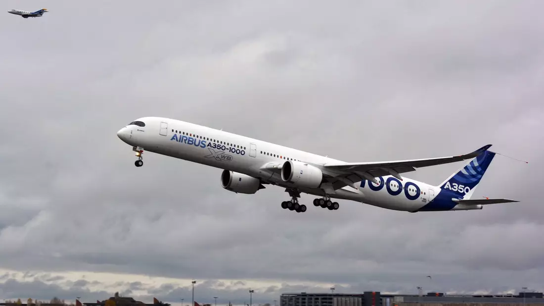 Ein Airbus A350-1000 hebt ab. - Bild: Airbus / J.V. Reymondon / Handou/AIRBUS/dpa