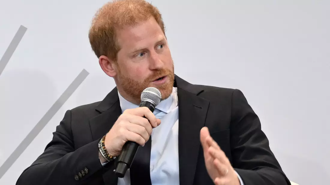 Prinz Harry hat seine royalen Pflichten vor einigen Jahren niedergelegt und lebt inzwischen mit seiner Familie in Kalifornien. - Bild: Evan Agostini/Invision/AP/dpa