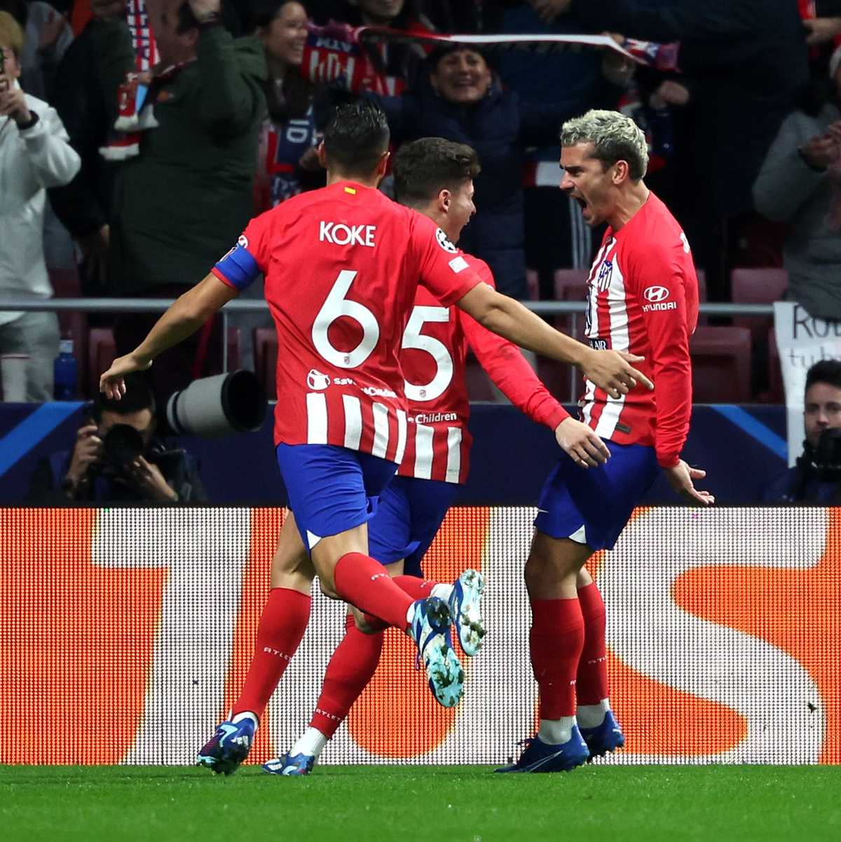 Atlético Madrid setzte sich souverän vor eigenem Publikum durch. - Foto: Isabel Infantes/PA Wire/dpa