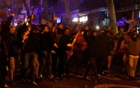 Im spanischen Madrid kam es erneut zu Protesten. - Foto: Paul White/AP