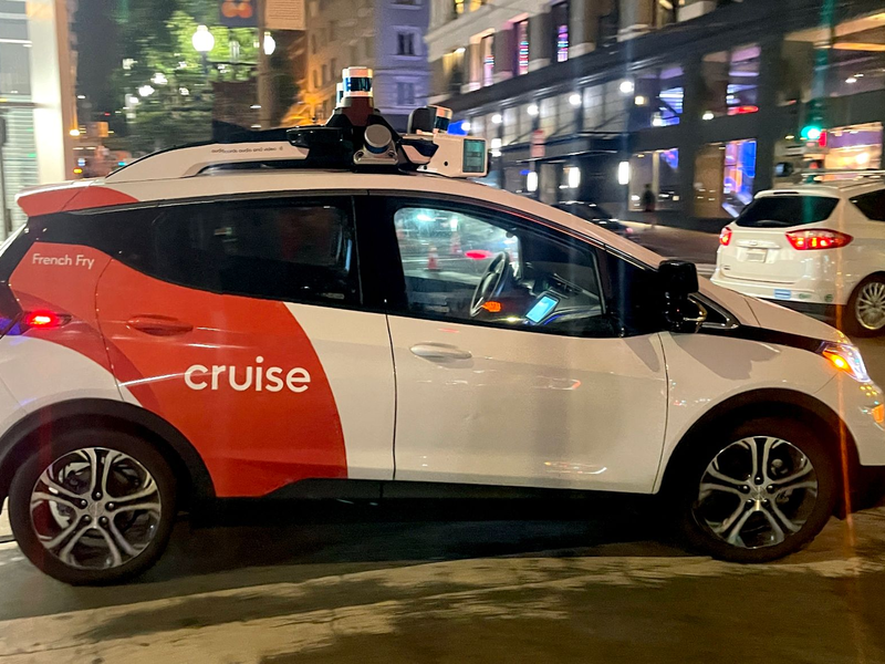 Die Robotaxi-Firma Cruise ist ins Blickfeld der US-Verkehrsbehörde geraten. - Foto: Marty Bicek/ZUMA Press Wire/dpa