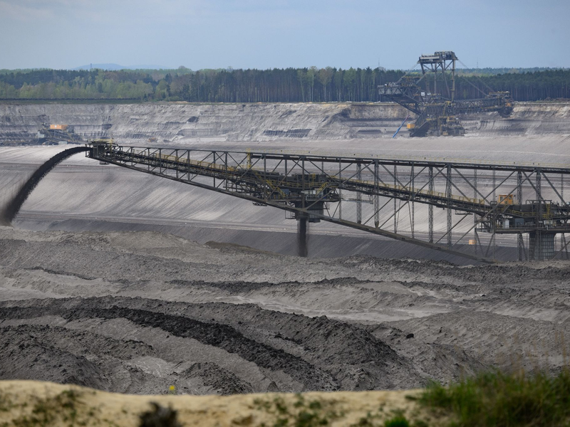 Laut UN widersprechen Förderpläne für Öl, Gas und Kohle dem 1,5 Grad-Ziel. - Foto: Robert Michael/dpa