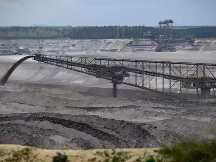 Laut UN widersprechen die Förderpläne für Öl, Gas und Kohle dem 1,5 Grad-Ziel. - Foto: Robert Michael/dpa