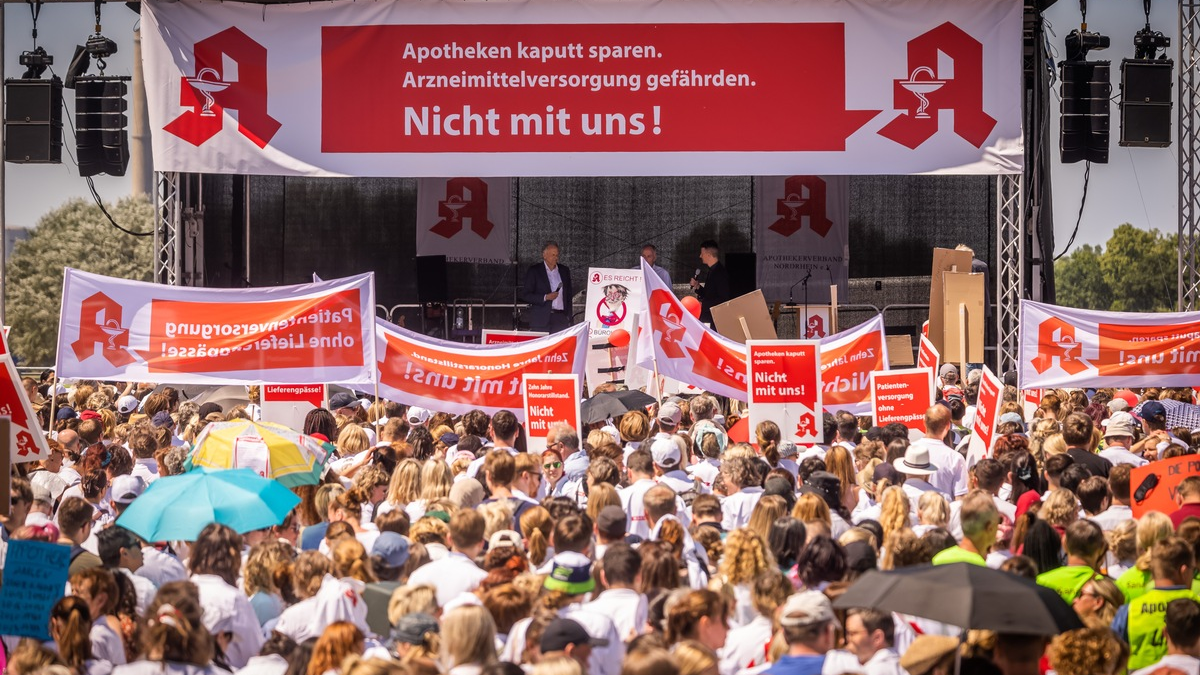 Kundgebung und Demonstration: Apotheken an Rhein und Ruhr bleiben am 15. November geschlossen / Versorgung der Bevölkerung mit Arzneimitteln ist durch Notdienst-Apotheken gesichert - Foto: presseportal.de