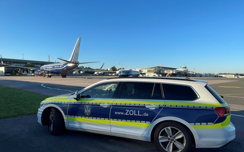 HZA-BI: Bielefelder Zoll zieht Bilanz/Zahlreiche Verstöße bei Kontrollen der Reisenden am Flughafen Paderborn/Lippstadt festgestellt - Foto: presseportal.de