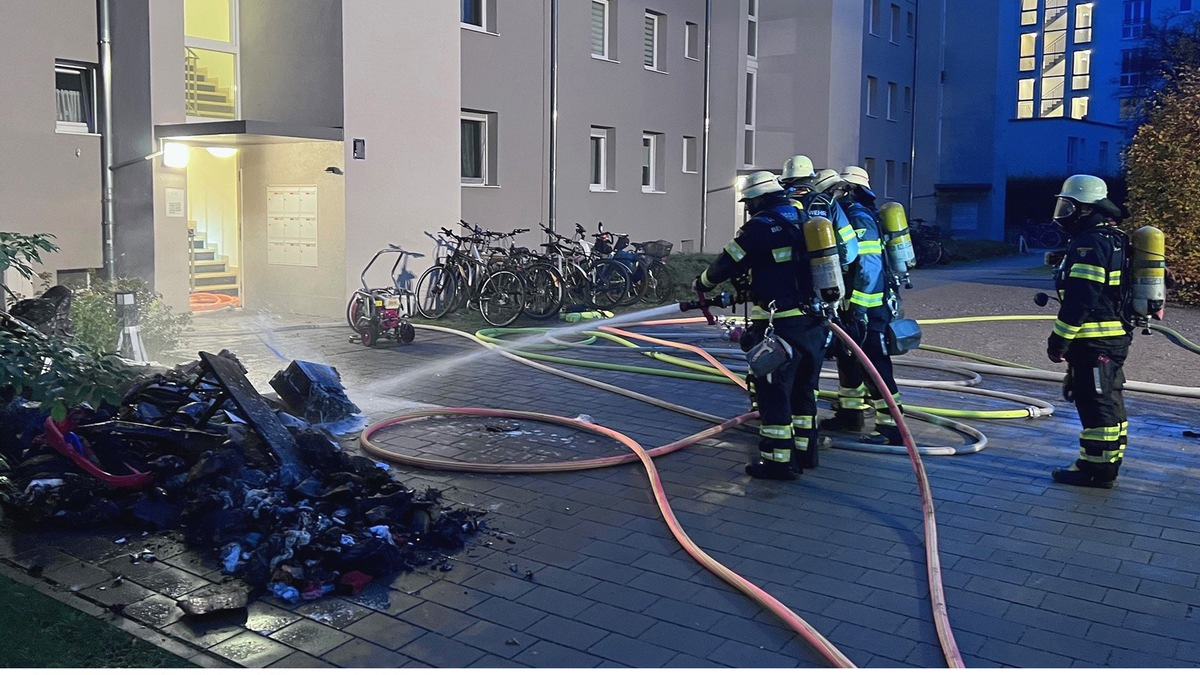 FW-M: Kellerabteil brennt aus (Schwabing) - Foto: presseportal.de