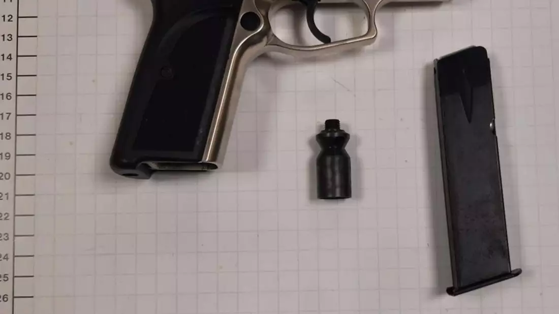 BPOL NRW: Bundespolizei stellt Schreckschusspistole und Munition sicher - Bild: presseportal.de