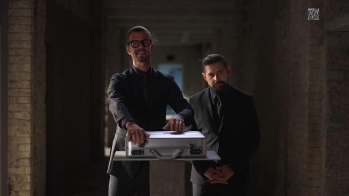 Joko Winterscheidt und Klaas Heufer-Umlauf haben irgendwo in Deutschland einen Koffer mit einer Million Euro versteckt. - Foto: ProSieben/dpa