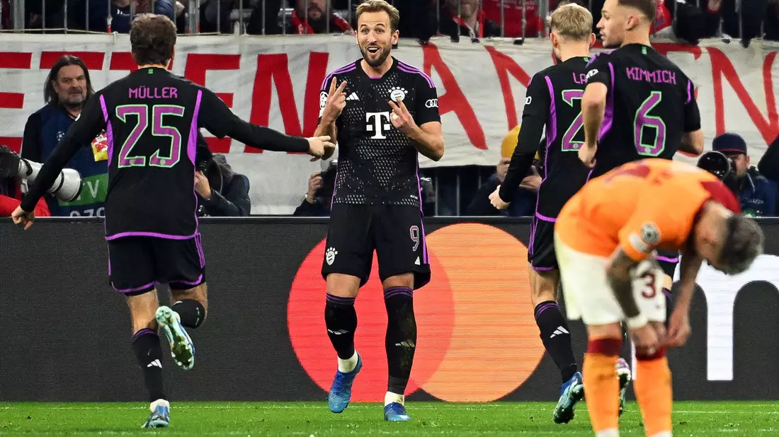Torjäger Harry Kane (2.v.l) war Bayerns Matchwinner beim Sieg gegen Galatasaray Istanbul. - Bild: Sven Hoppe/dpa
