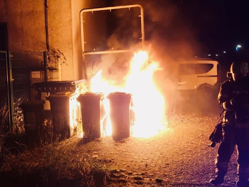 FW-RE: Mehrere Kleinbrände in den frühen Donnerstagsstunden - Foto: presseportal.de