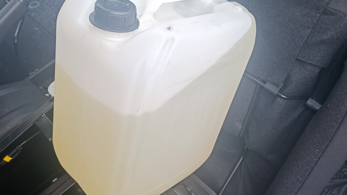 HZA-BI: Amphetamin im Wert von 100.000 Euro sichergestellt/Bielefelder Zoll und Zollhündin 