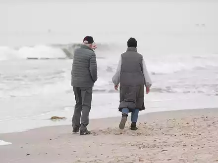 Senioren am Strand (Archiv) - Foto: über dts Nachrichtenagentur