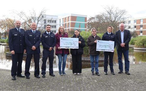 POL-HfPolBW: Spendenübergabe bei der Hochschule für Polizei Baden-Württemberg -Institutsbereich Ausbildung Lahr - Foto: presseportal.de