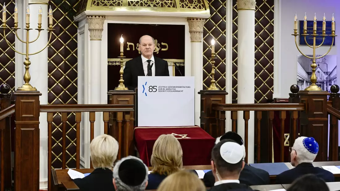 Bundeskanzler Olaf Scholz: «Jede Form von Antisemitismus vergiftet unsere Gesellschaft.» - Bild: John Macdougall/AFP POOL/dpa