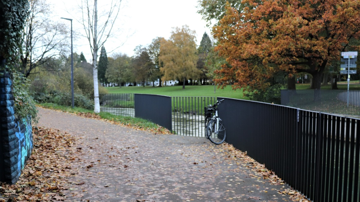POL-PB: Vorsicht rutschiges Laub! - Radfahrerin verletzt - Foto: presseportal.de