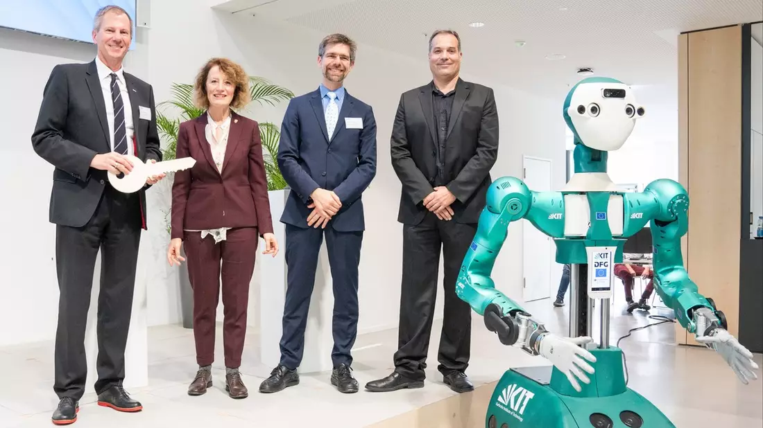 InformatiKOM feierlich eröffnet: Neue Gebäude vereinen Informatik und Wissenschaftskommunikation - Bild: presseportal.de