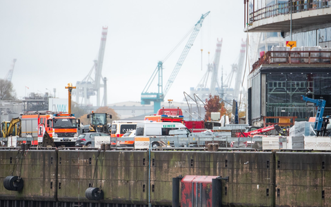 Auf einer Baustelle kam es zu einem schweren Unfall. - Foto: Daniel Bockwoldt/dpa