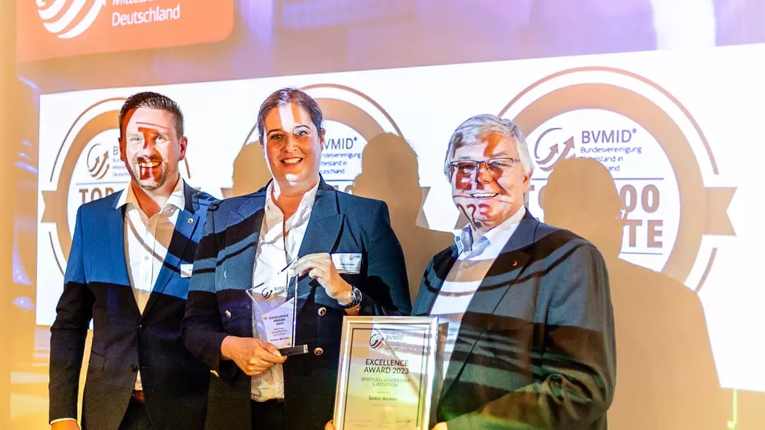 Intuition und Bauchgefühl im Business: Saskia Winkler teilt ihre inspirierende Erfolgsgeschichte und wird ausgezeichnet - Bild: presseportal.de