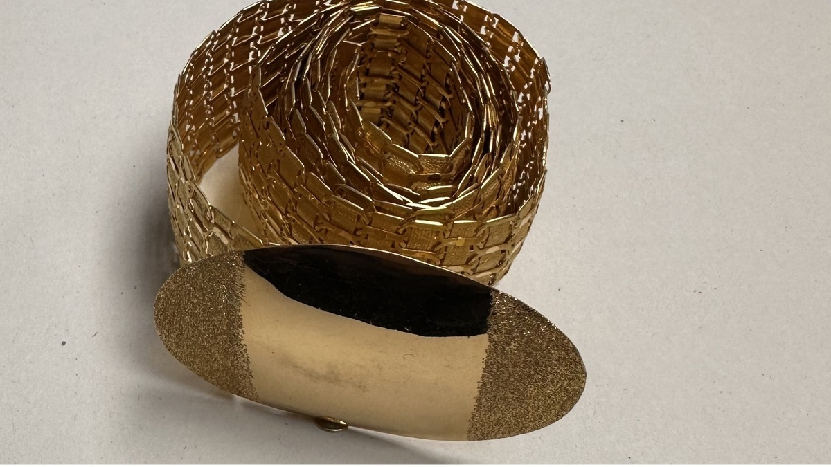 HZA-HB: Zoll verhindert Goldschmuggel / Reisender am Bremer Flughafen hatte einen Gürtel aus Gold dabei - Foto: presseportal.de