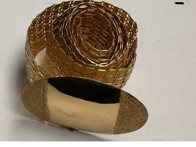 HZA-HB: Zoll verhindert Goldschmuggel / Reisender am Bremer Flughafen hatte einen Gürtel aus Gold dabei - Foto: presseportal.de