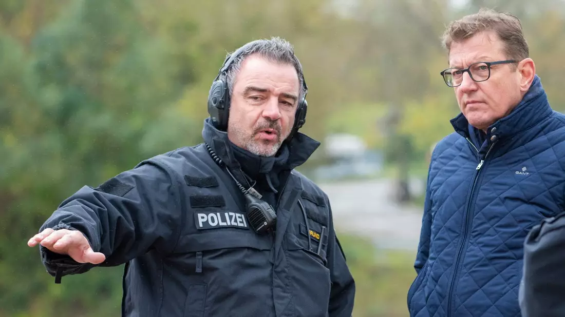 POL-HPE: Hessische Wasserschutzpolizei probt mit spezialisierten Kräften für Gefahrenlagen auf dem Wasser - Bild: presseportal.de
