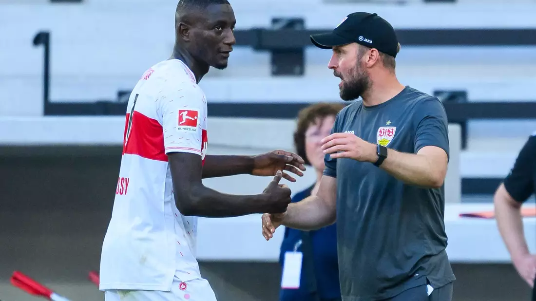 Torjäger und Trainer: Serhou Guirassy (l) und Stuttgart-Coach Sebastian Hoeneß. - Bild: Tom Weller/dpa
