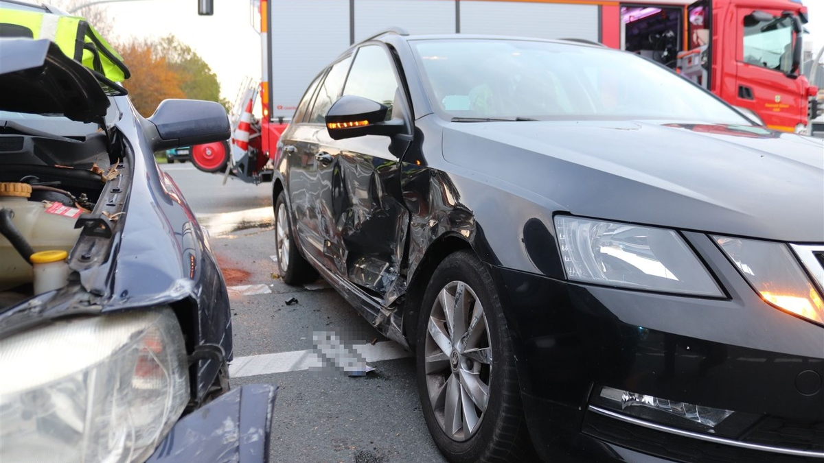 POL-COE: Dülmen, Ostlandwehr/ Autos zusammengestoßen - Foto: presseportal.de