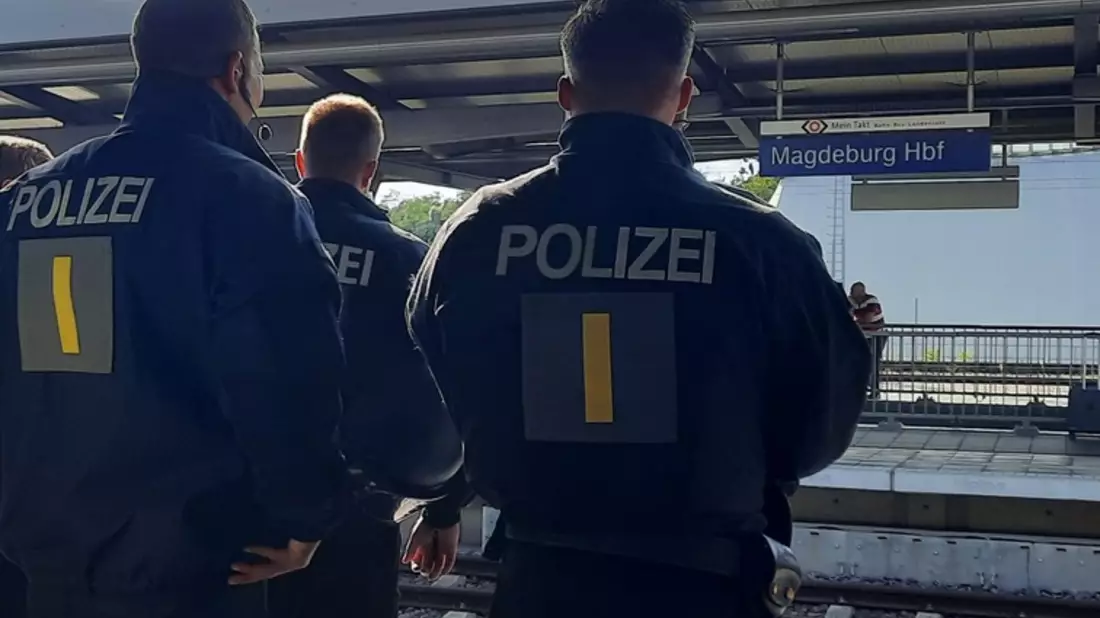 BPOLI MD: Die Bundespolizeiinspektion Magdeburg informiert zum Fußball-fanreiseverkehr anlässlich der Begegnung 1. FC Magdeburg - Hannover 96 - Bild: presseportal.de
