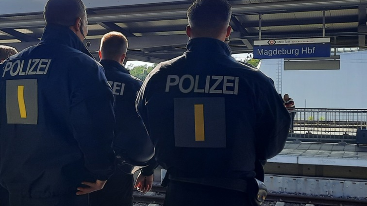 BPOLI MD: Die Bundespolizeiinspektion Magdeburg informiert zum Fußballspiel des 1. FC Magdeburg gegen Hansa Rostock - Foto: presseportal.de