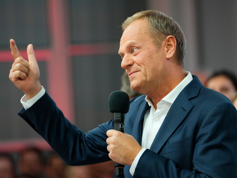«Wir haben uns auf vier Jahre guter, harter und solidarischer Arbeit geeinigt», sagt Donald Tusk. - Foto: Petr David Josek/AP