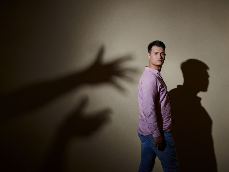 Max Leon wird als Siebenjähriger mehrfach von seinem Kindertherapeuten missbraucht. Als 26-Jähriger spricht zum ersten Mal darüber - in der Reportage «37 Grad Leben - Glaubt mir! Missbrauch in der Therapie». - Foto: Anna Ziegler/ZDF/dpa