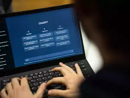 Künstliche Intelligenz wird auch den Journalismus verändern. - Foto: Frank Rumpenhorst/dpa