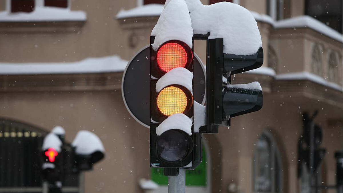 Verschneite Ampel (Archiv) - Foto: über dts Nachrichtenagentur