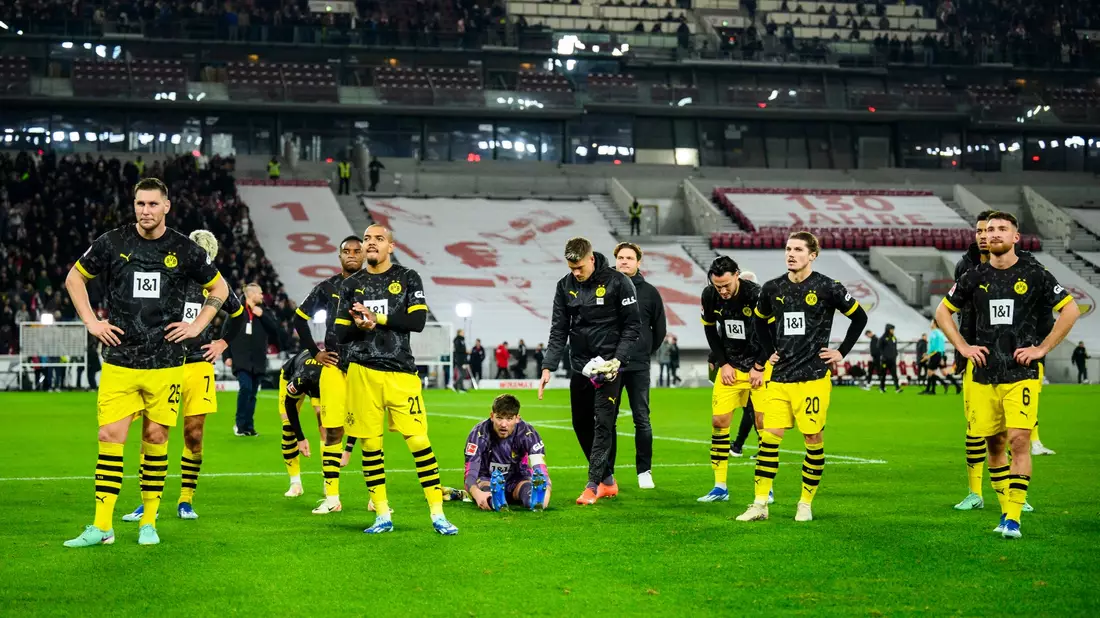 Die Dortmunder gingen nach einer schwachen Leistung in Stuttgart als Verlierer vom Platz. - Bild: Tom Weller/dpa