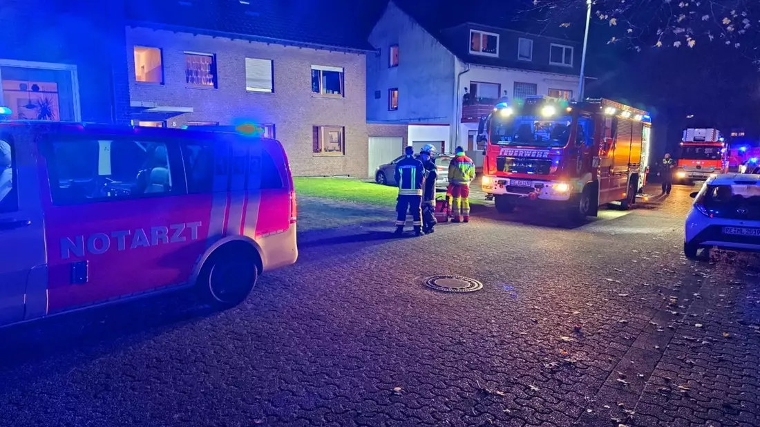 FW Datteln: Verpuffung im Wohnhaus mit einem Schwerstverletztem - Bild: presseportal.de