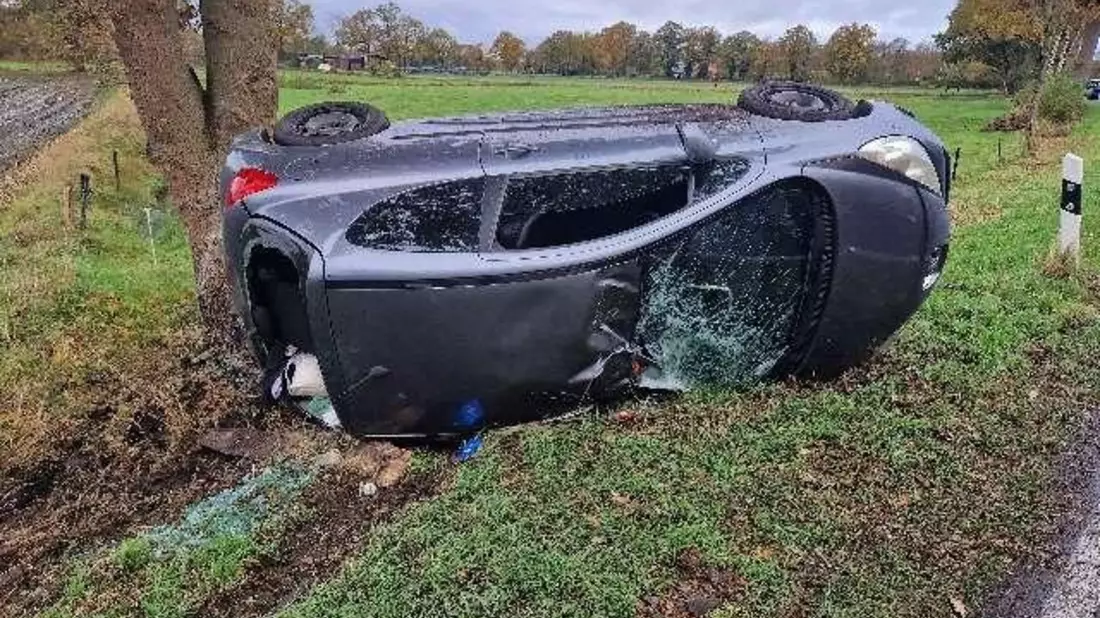 POL-OL: ++Apen : Verkehrsunfallflucht mit einer leicht verletzten Unfallbeteiligten++ - Bild: presseportal.de