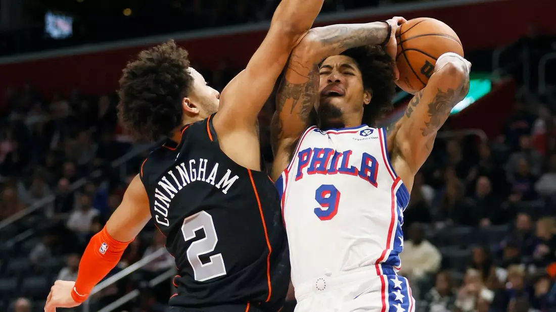 Philadelphia-Guard Kelly Oubre Jr. (9) zieht gegen Detroits Cade Cunningham (2) zum Korb. - Bild: Duane Burleson/AP/dpa