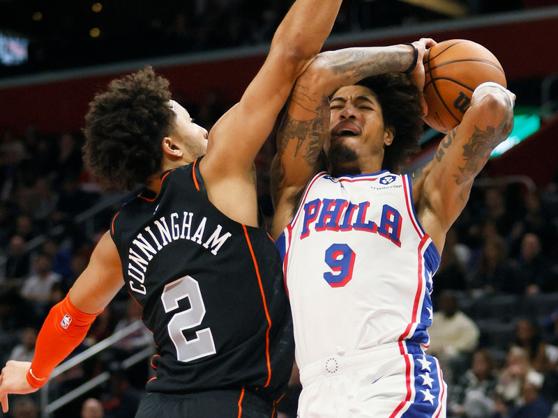 Philadelphia-Guard Kelly Oubre Jr. (9) zieht gegen Detroits Cade Cunningham (2) zum Korb. - Foto: Duane Burleson/AP/dpa
