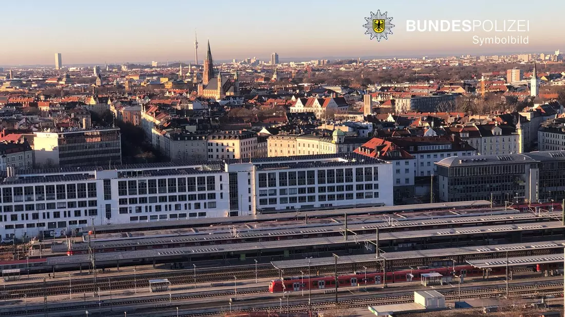 Bundespolizeidirektion München: Kontrolle wegen mutmaßlichen Diebstahl / Fahrradeigentümer geht auf Bundespolizisten los - Bild: presseportal.de