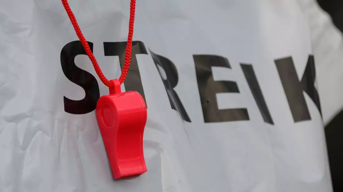 Im Tarifstreit des öffentlichen Dienstes werden Beschäftigte der Länder in den nächsten Tagen und Wochen zu Warnstreiks und Protestaktionen aufgerufen. - Bild: Robert Michael/dpa