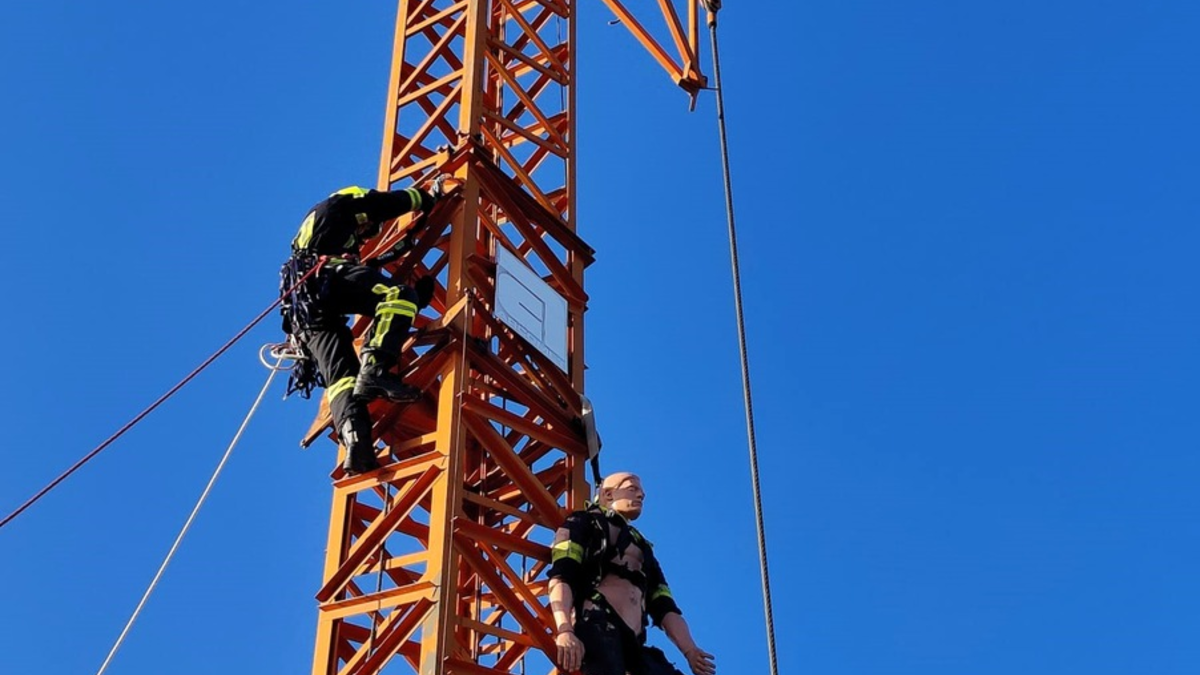 FW Gangelt: Sicher Arbeiten in Höhen und Tiefen - Foto: presseportal.de