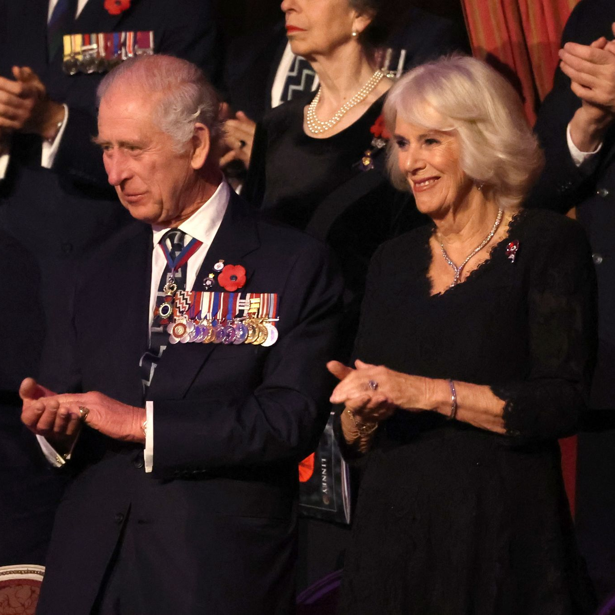 König Charles III. und Königin Camilla in der Royal Albert Hall in London. - Foto: Chris Jackson/Press Association/dpa