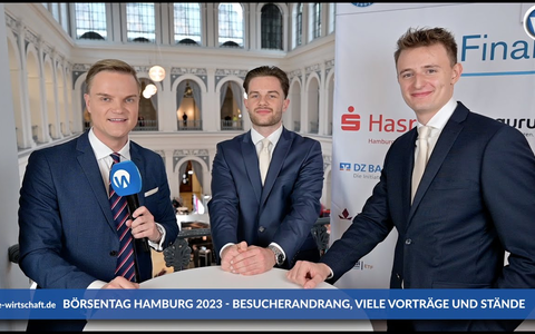 Linus Schubert/ Jonas Tsakiris (HBK): Chancen und Risiken - Anleger mit vielen Fragen beim Börsentag - Foto: inside-wirtschaft.de Linus Schubert/ Jonas Tsakiris (HBK): Chancen und Risiken - Anleger mit vielen Fragen beim Börsentag - Foto: inside-wirtschaft.de