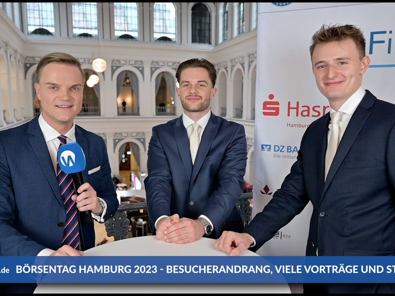 Linus Schubert/ Jonas Tsakiris (HBK): Chancen und Risiken - Anleger mit vielen Fragen beim Börsentag - Foto: inside-wirtschaft.de