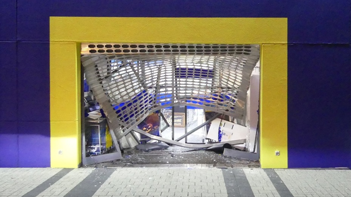 POL-GM: Blitzeinbruch in Elektronikmarkt mit gestohlenem Dacia - Foto: presseportal.de