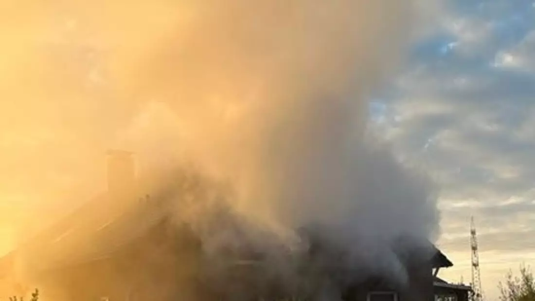 Feuerwehr Kalkar: Wohnungsbrand- Haus unbewohnbar - Bild: presseportal.de