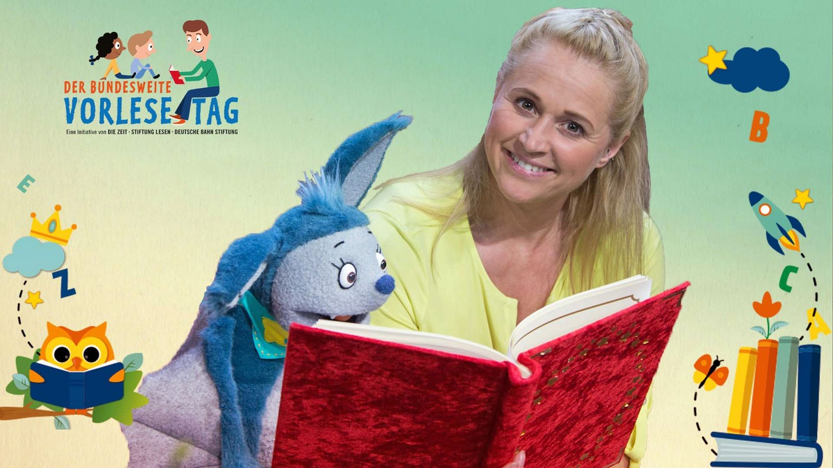 KiKA-Vorleseaktion zum Bundesweiten Vorlesetag im Livestream / Singa und Fledermaus Fidi treffen Lesebegeisterte am 17. November 2023 im Baumhaus-Set - Foto: presseportal.de
