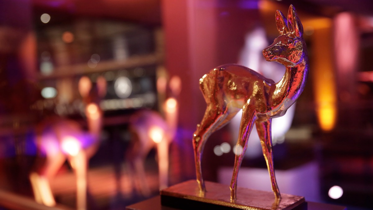 BAMBI ohne Barrieren: SAT.1 zeigt die Preisverleihung am Donnerstag mit Deaf Performance für gehörlose Menschen auf Joyn - Foto: Brauer Photos for Hubert Burda Media, presseportal.de